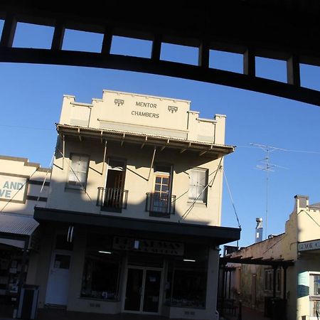 Mentor Chambers Apartment Bed & Breakfast West Wyalong Exterior foto