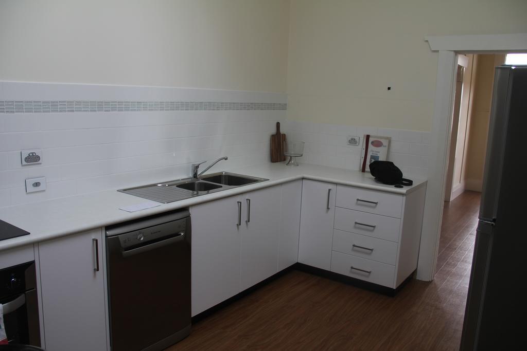Mentor Chambers Apartment Bed & Breakfast West Wyalong Quarto foto